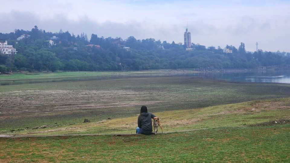 el-san-roque-no-logra-revertir-su-situacion:-este-es-el-nivel-despues-de-las-lluvias-y-las-crecientes