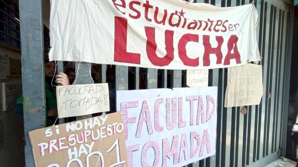 Reclamo en la UNSJ: se levantó la toma de la facultad de Filosofía