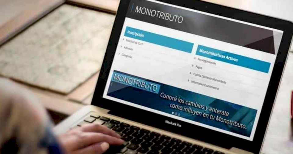 Empleo: más monotributistas y menos asalariados