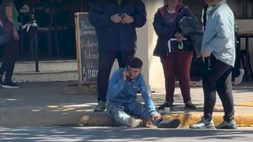 Chocaron a un motociclista en una temida esquina de Capital