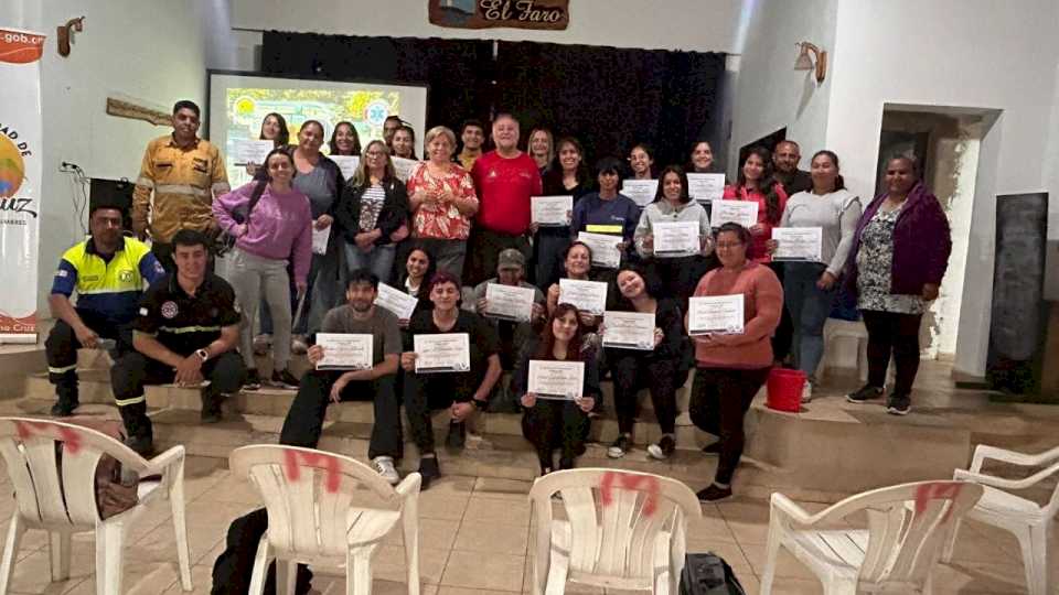 los-vecinos-del-sur-de-punilla-aprenden-a-salvar-vidas