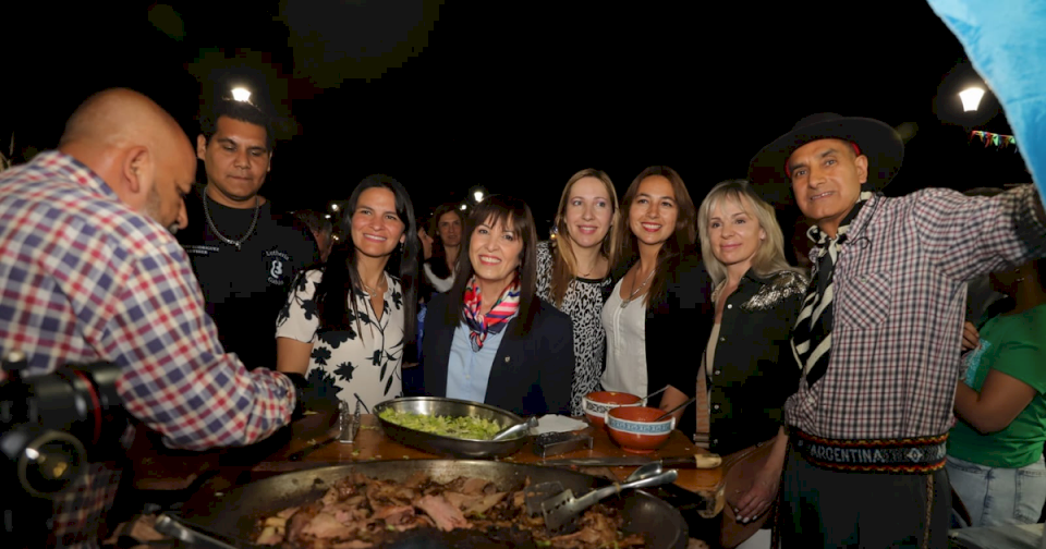 san-juan-celebro-la-feria-de-las-colectividades:-un-viaje-multicultural-en-la-plaza-hipolito-yrigoyen