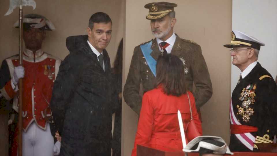 Abucheos a Pedro Sánchez durante el desfile por el Día de la Hispanidad