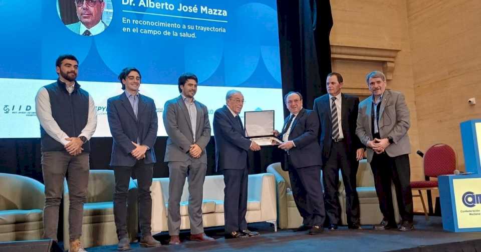 Reconocimiento de la CAME al exministro de Salud de la Nación Alberto Mazza