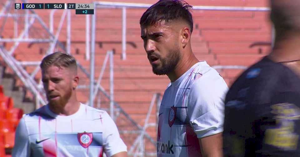 El penal errado por Fydriszewski dejó un clima caliente en San Lorenzo: la bronca de Pipi Romagnoli y por qué no lo pateó el designado Íker Muniain