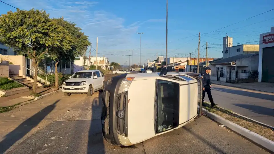 danos-colaterales-del-abandono-de-monticulos-sin-senalizar-en-las-avenidas-y-la-resaca-de-la-fiesta-de-la-cerveza.