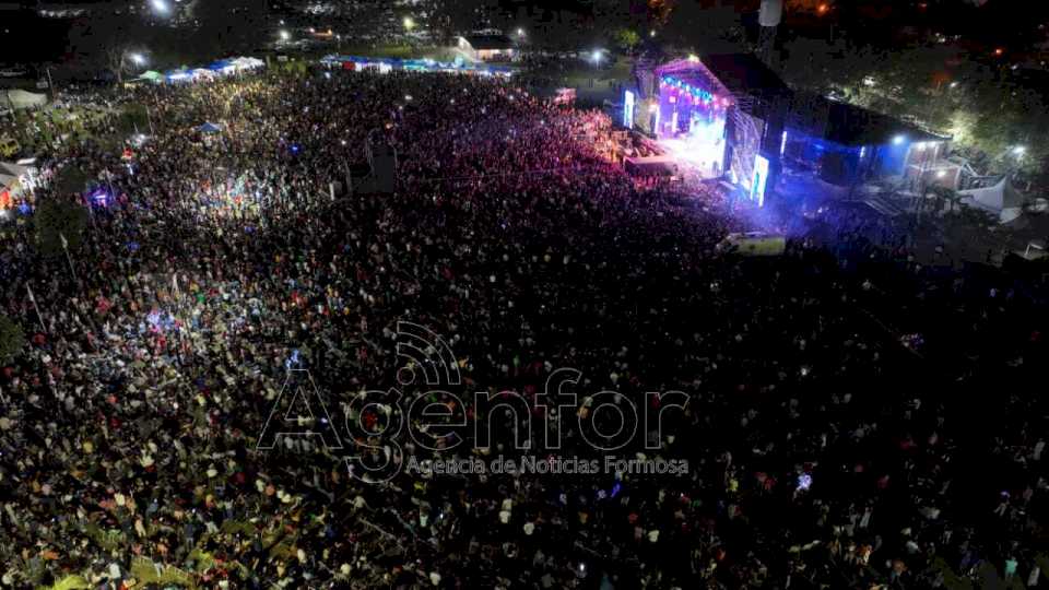 luck-ra-se-presento-en-la-fiesta-nacional-del-pomelo-e-hizo-vibrar-al-publico