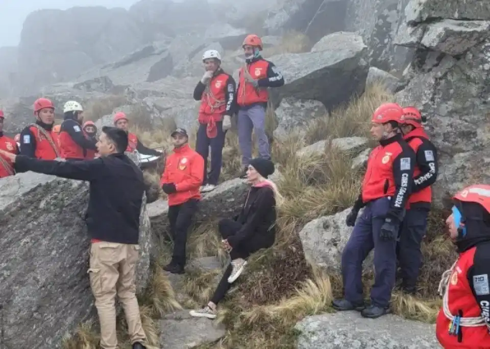 Rescatan a pareja tras desorientarse en el Cerro Champaquí