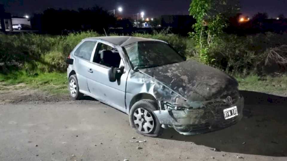 Violento siniestro: perdió el control de su auto y terminó ruedas arriba