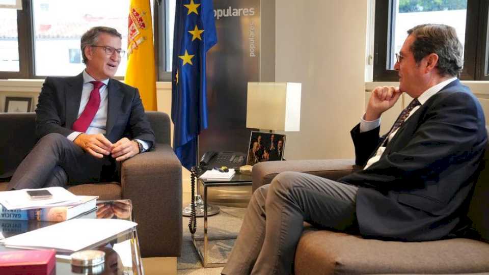 Garamendi y Feijóo, en la misma «onda» tras el corto desencuentro por la semana de cuatro días