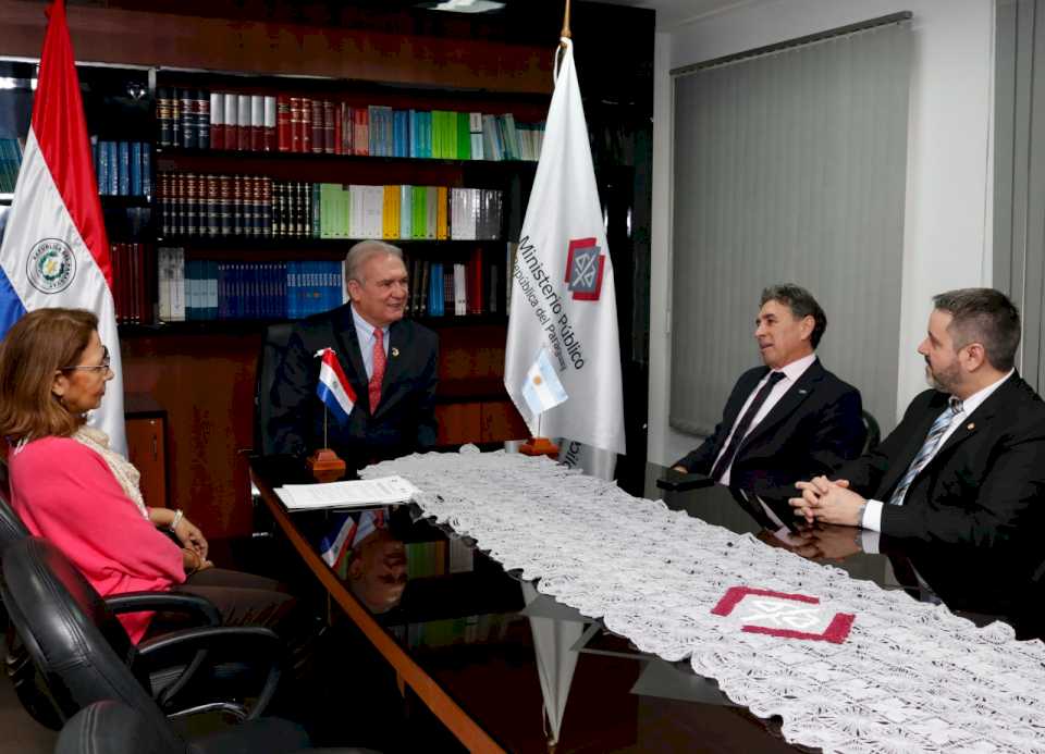 ministerios-publicos-de-paraguay-y-argentina-acuerdan-conformacion de-un-equipo-conjunto-de-investigacion