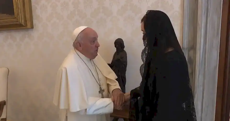 en-el-marco-de-su-primera-gira-internaconal,-victoria-villarruel-se-reunio-con-el-papa-francisco