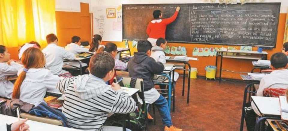 EL GOBIERNO PAGARÁ UN INCENTIVO PARA LOS DOCENTES QUE ESTÉN EN LAS AULAS