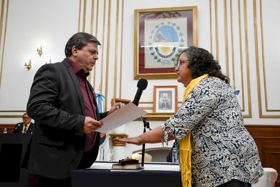 Analía Costantini asumió como Ministra de Salud y Ambiente