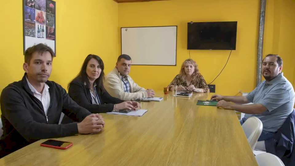 el-gobierno-recibio-a-gremios-estatales-en-la-mesa-de-la-funcion-publica