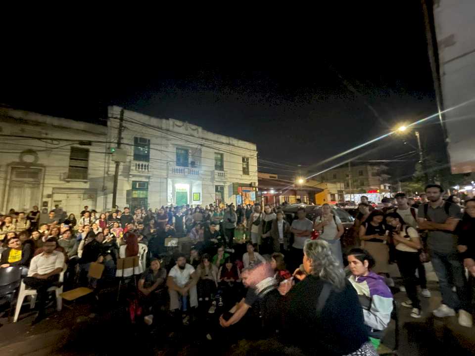 protestas-en-universidades-nacionales-por-el-veto:-en-misiones,-estudiantes-y-docentes-realizan-una-toma-simbolica-de-la-facultad-de-humanidades-de-la-unam