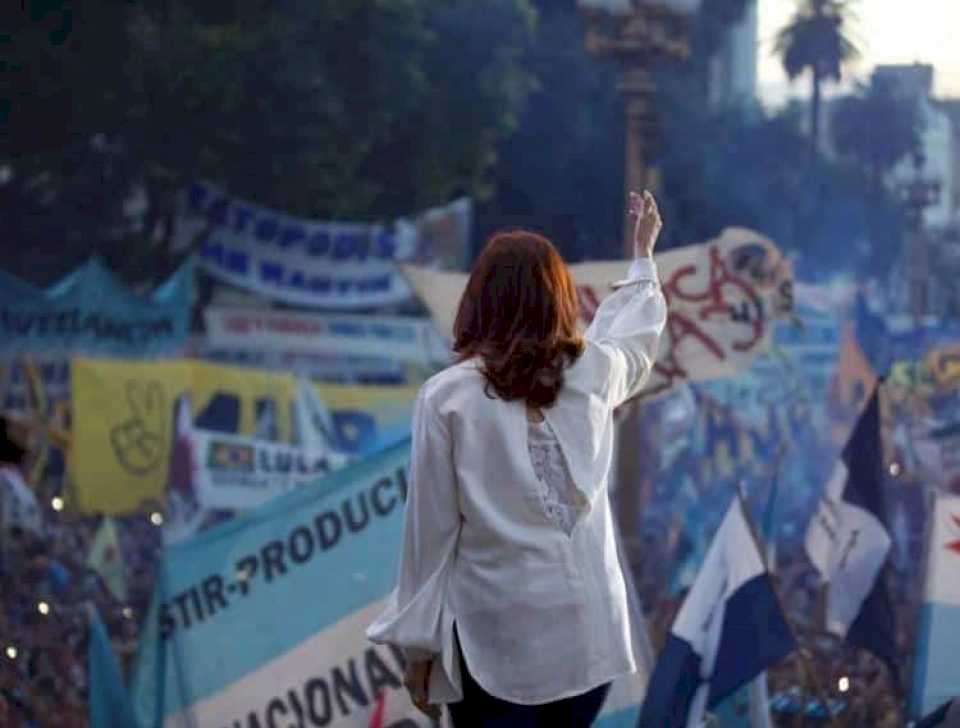 Juntan firmas para apoyar la candidatura de Cristina Fernández a la presidencia del PJ