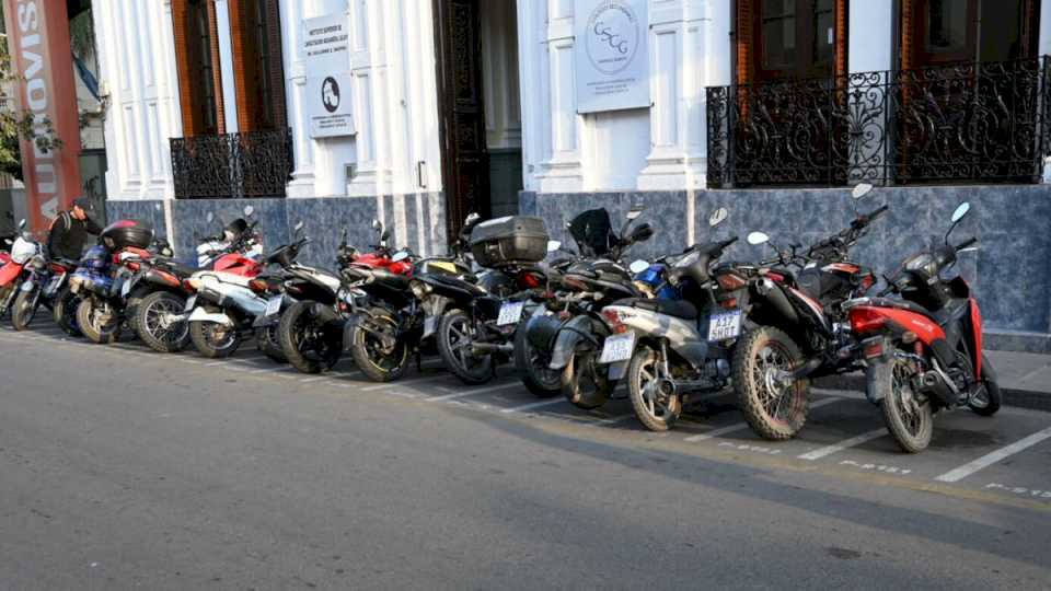 aplicaran-via-parking-para-motociclistas:-mira-como-funcionara-y-desde-cuando