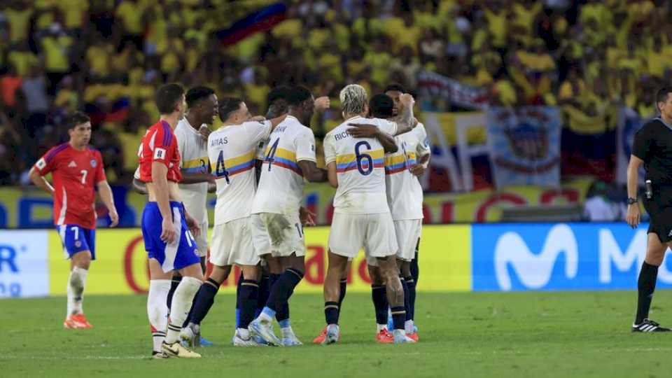 Colombia pasa por encima de Chile y la hunde en la tabla