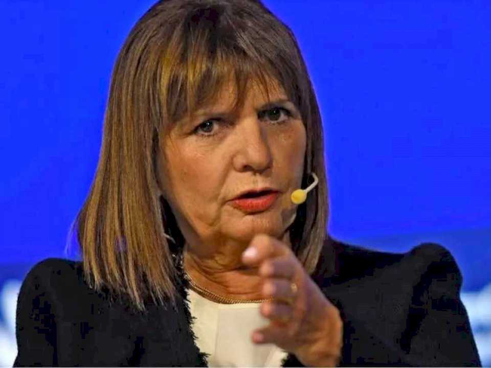 Bullrich se cruzó con diputados de la oposición: “¡Pará flaco! ¡Callate vos caradura!”