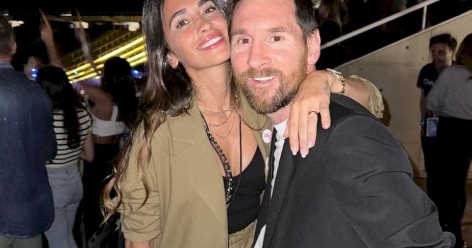 antonela-roccuzzo,-deslumbrada-con-la-noche-magica-de-messi-contra-bolivia:-grito-de-gol-con-sus-hijos-y-admiracion-por-el-10