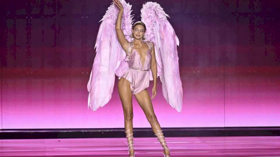 Los mejores momentos del regreso del de Victoria’s Secret: del debut de Kate Moss al regreso de la mítica Tyra Banks