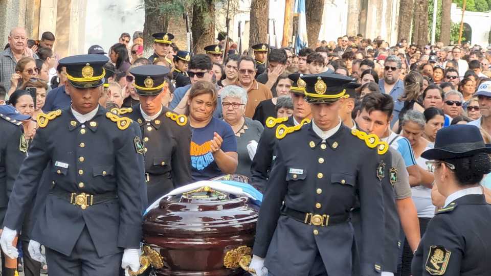 Sentidas muestras de afecto y reconocimiento en el último adiós a Celauro