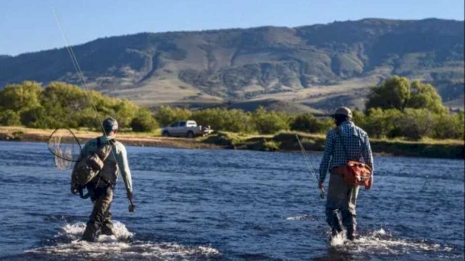 ya-estan-disponibles-los-permisos-para-la-nueva-temporada-de-pesca-en-neuquen