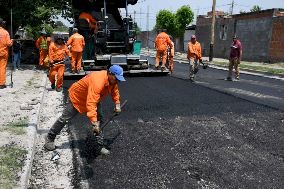 la-municipalidad-realiza-obras-de-repavimentacion-en-barrio-divino-nino