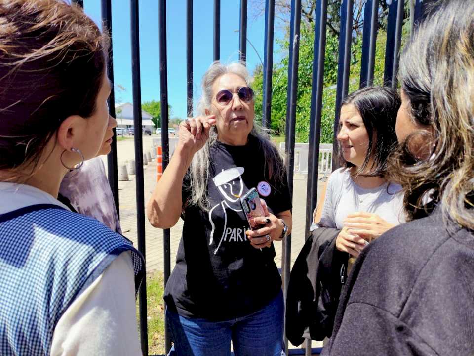 Organizaciones llegan a la PDI para pedir la libertad de los detenidos