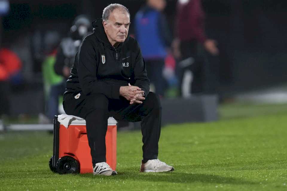 La dura autocrítica de Bielsa en medio de la crisis con Uruguay: “Soy yo el que no logra administrar el material”