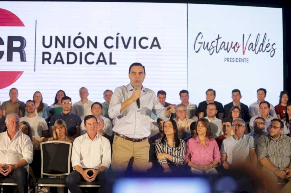 Gustavo Valdés fue proclamado como presidente de la UCR Corrientes