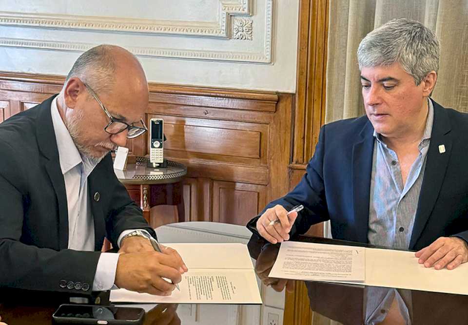 El IPDUV y la UNNE firmaron un convenio de asistencia técnica y profesional