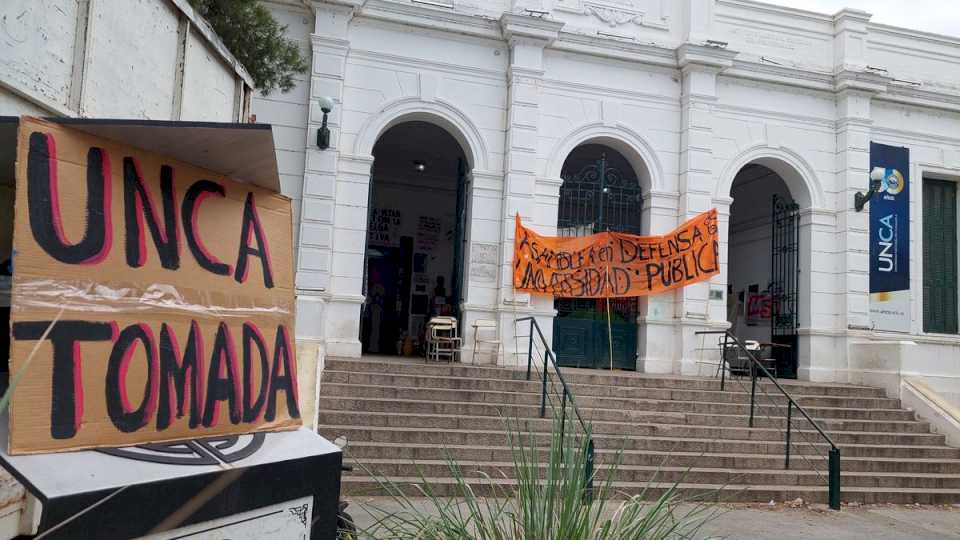 esta-tarde-se-hara-una-«marcha-en-defensa-de-la-educacion-publica»-en-la-unca