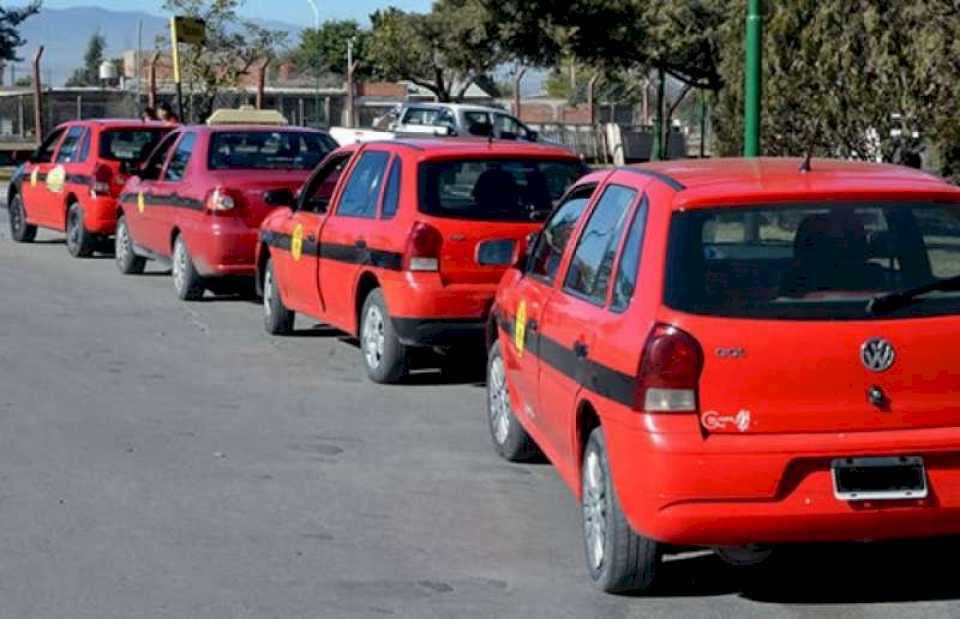  viajar-en-taxis-y-remises-sera-un-22%-mas-caro-desde-el-martes