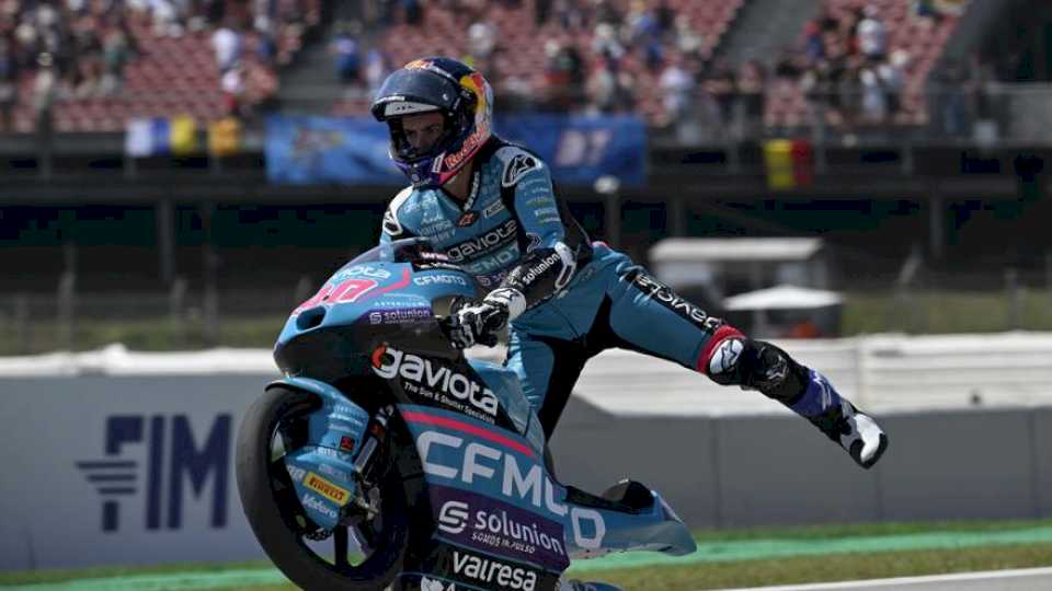 David Alonso, ya campeón de Moto3, empieza mandando en el GP de Australia