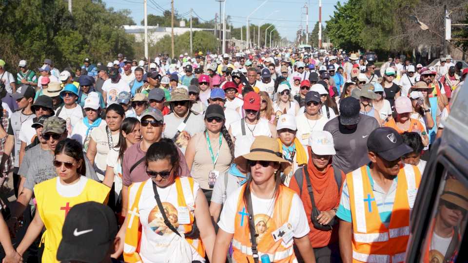 a-las-17,-desde-hasenkamp,-arranca-la-peregrinacion-de-los-pueblos