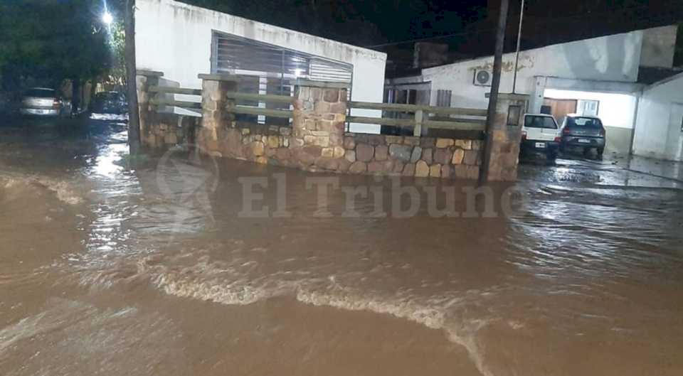 un-fuerte-temporal-provoco-que-el-agua-ingrese-al-hospital-y-a-viviendas-en-metan