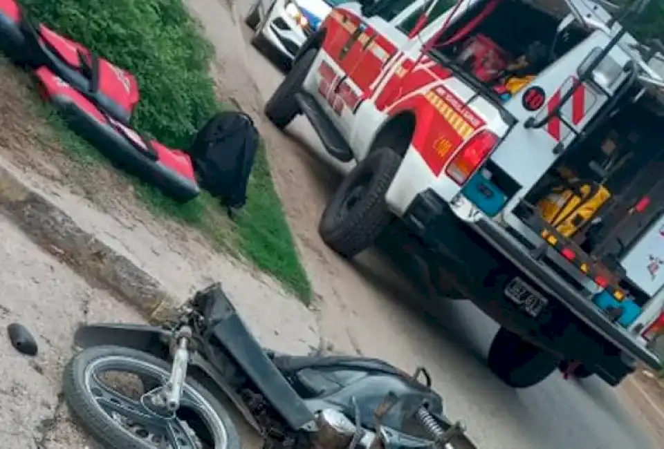 villa-de-merlo:-dos-personas-hospitalizadas-tras-un-choque-entre-una-moto-y-un-camioneta