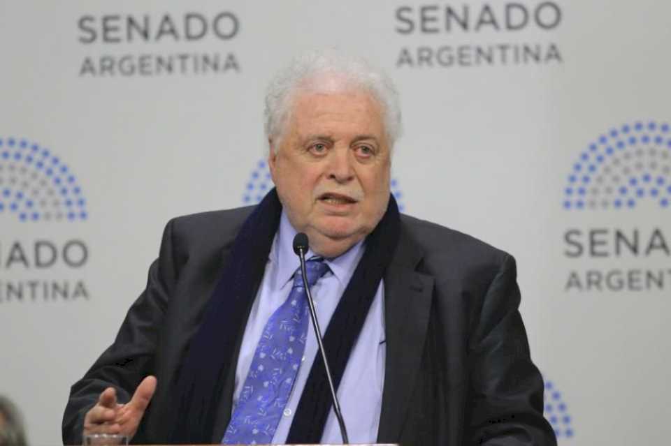 murio-el-ex-ministro-de-salud-gines-gonzalez-garcia-a-los-79-anos