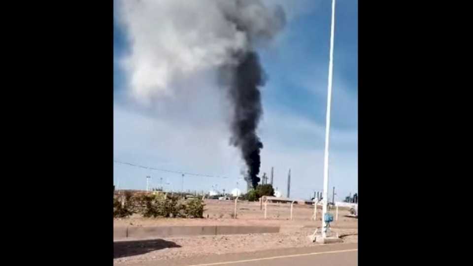 explosion-e-incendio-en-una-planta-de-separacion-de-gases-operada-por-ypf-en-loma-la-lata