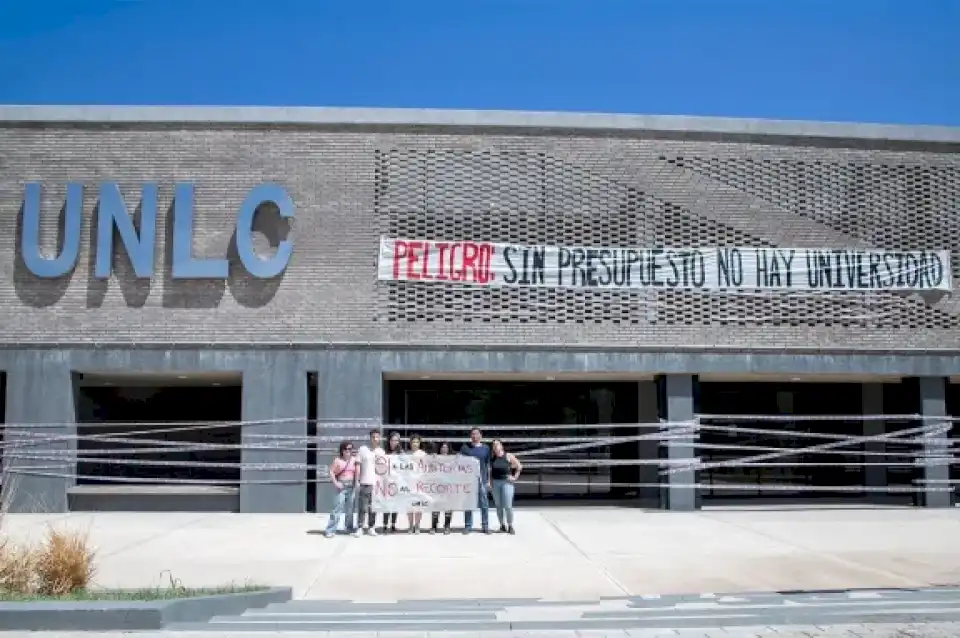 Universidades: anuncian más actividades de protesta y concientización en la Villa de Merlo