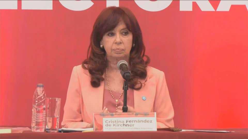 Cristina Kirchner presentó su lista para competir por el PJ y descartó un acuerdo con Quintela