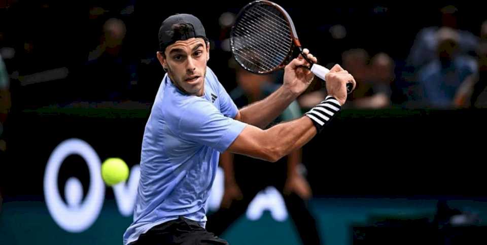 fran-cerundolo-supero-al-ruso-aleksandr-shevchenko-y-se-metio-en-semis-del-atp-de-astana