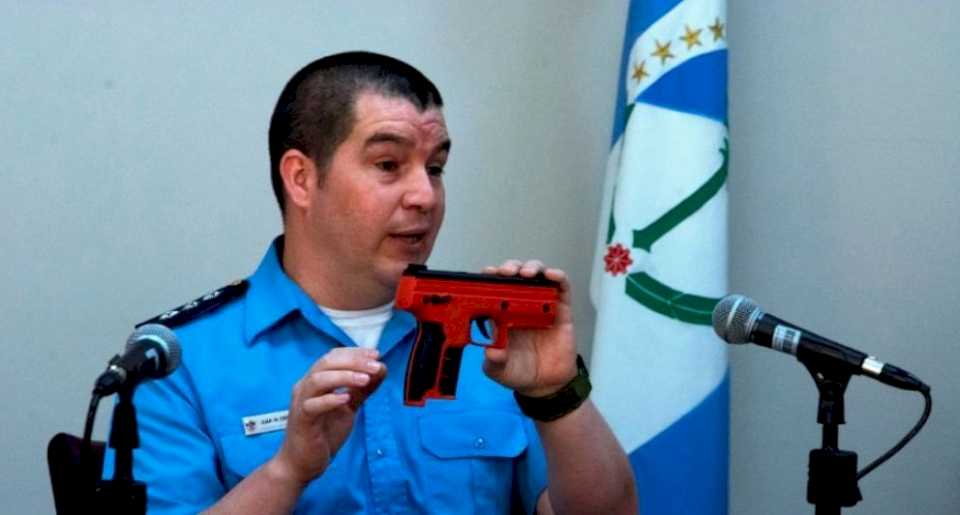 diputados-neuquinos-respaldan-el-uso-de-pistolas-taser