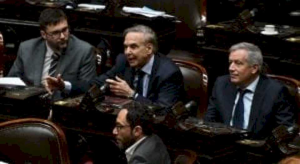 la-oposicion-propone-recortes-en-el-presupuesto-para-aumentar-los-fondos-de-jubilaciones-y-educacion