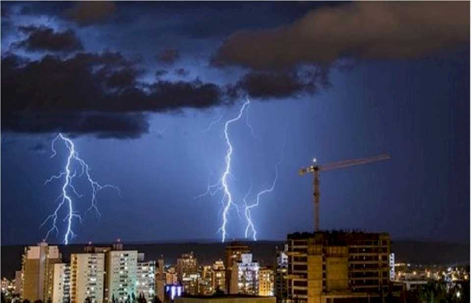 alerta-en-neuquen-por-tormentas-electricas,-viento-y-caida-de-granizo:-cuales-seran-las-zonas-afectadas