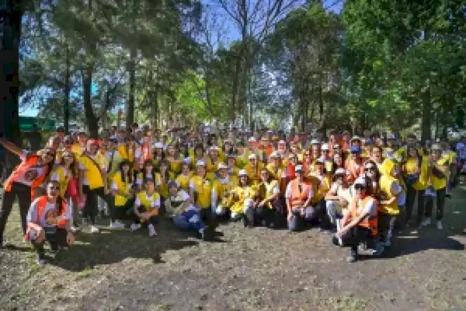 con-mucho-ritmo-y-alegria-se-desarrollo-la-caminata-por-el-dia-de-las-personas-mayores