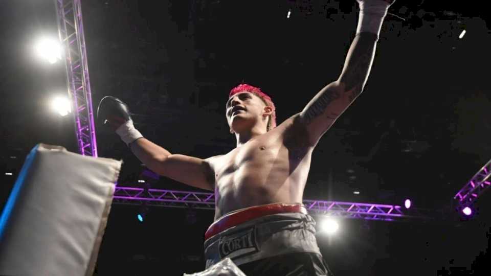 «pacman»-corzo-gano-por-nocaut-tecnico-a-“chano”-chaparro-y-retuvo-su-titulo