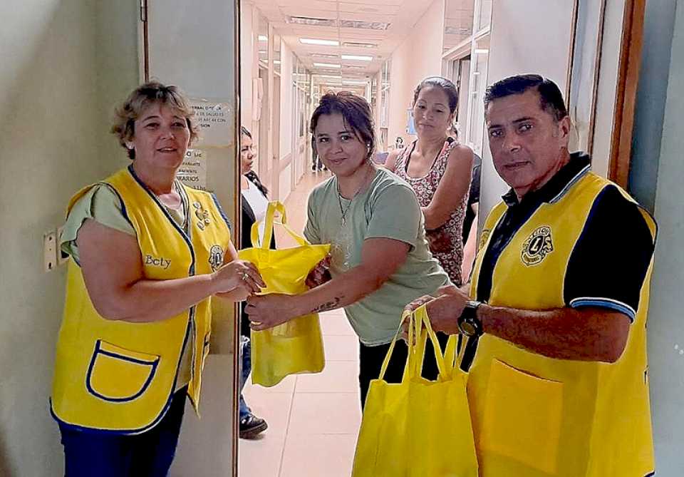 El Club de Leones de Resistencia efectuó la entrega de “Kits de Aseo Personal” en el Pediátrico